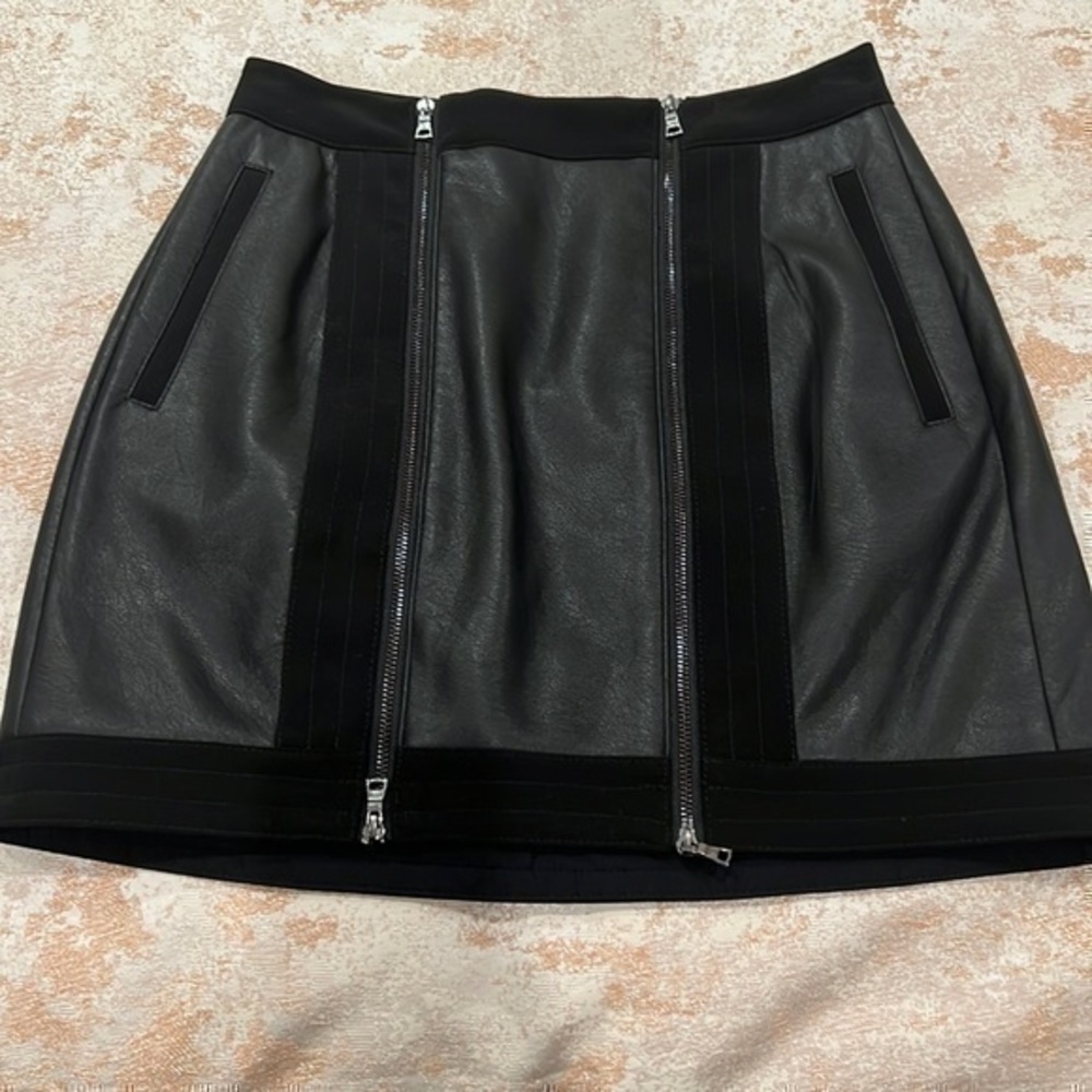 BCBGMAXAZRIA ROXY FAUX LEATHER MINI SKIRT SIZE XXS